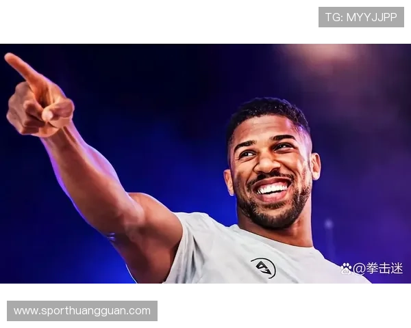 安东尼·约书亚健身房开得比夜店还忙，他到底有多少私人教练在伺候？