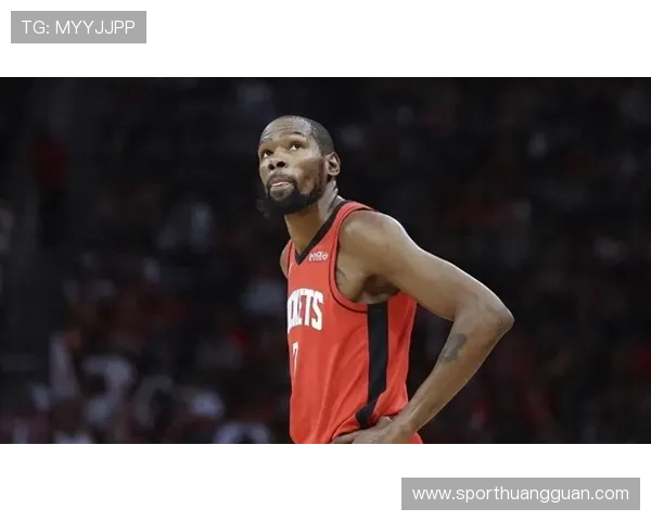 杜兰特单打拉开进攻空间，关键时刻得分效率明显提升