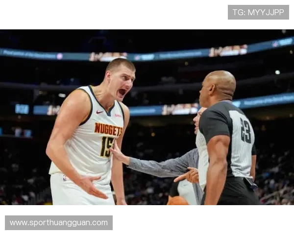 相比上季穆雷挡拆激活约基奇更能拉开空间